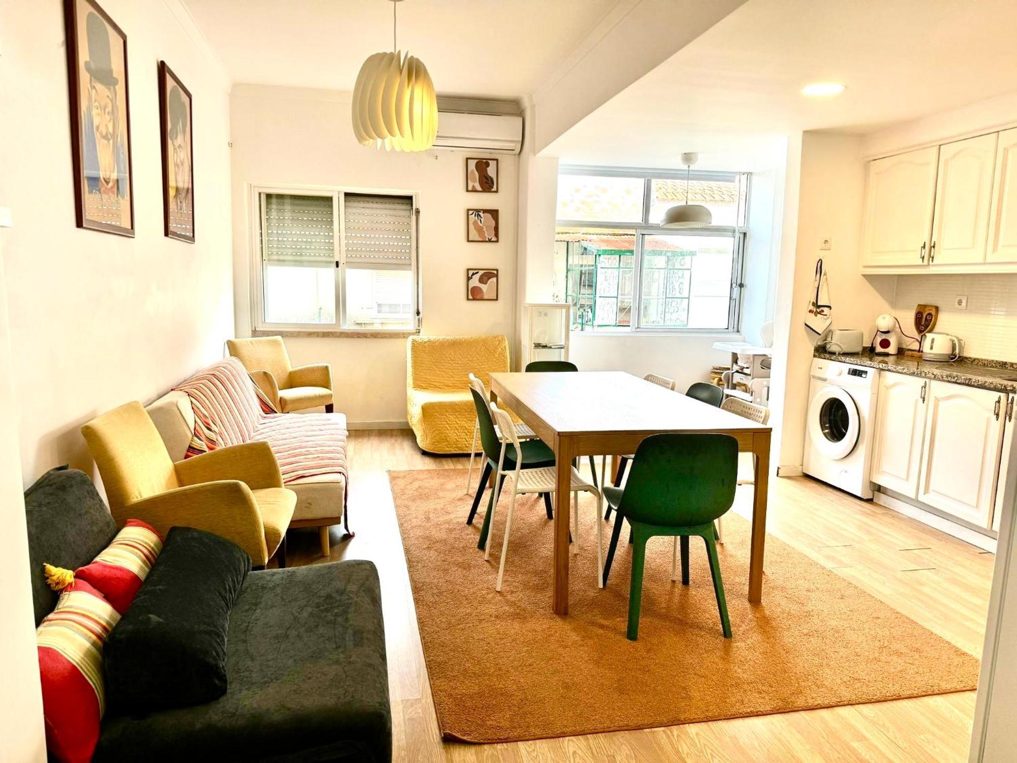 Almada Big Flat Next To Lisbon And Caparica Beach Екстер'єр фото