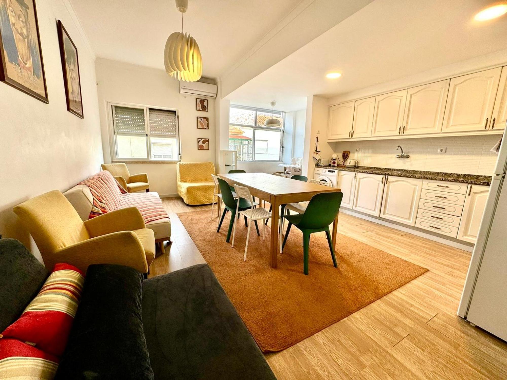 Almada Big Flat Next To Lisbon And Caparica Beach Екстер'єр фото