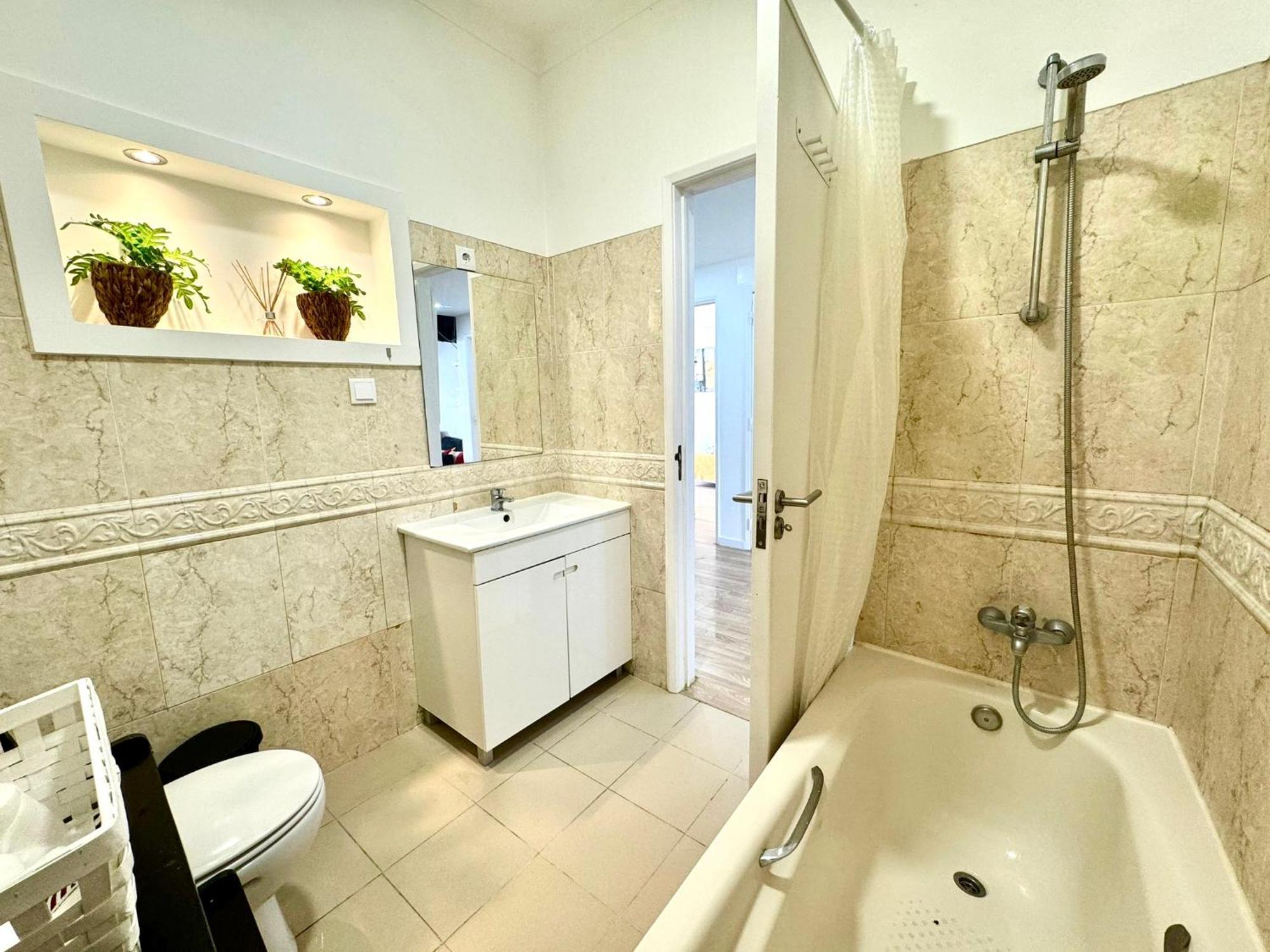 Almada Big Flat Next To Lisbon And Caparica Beach Екстер'єр фото